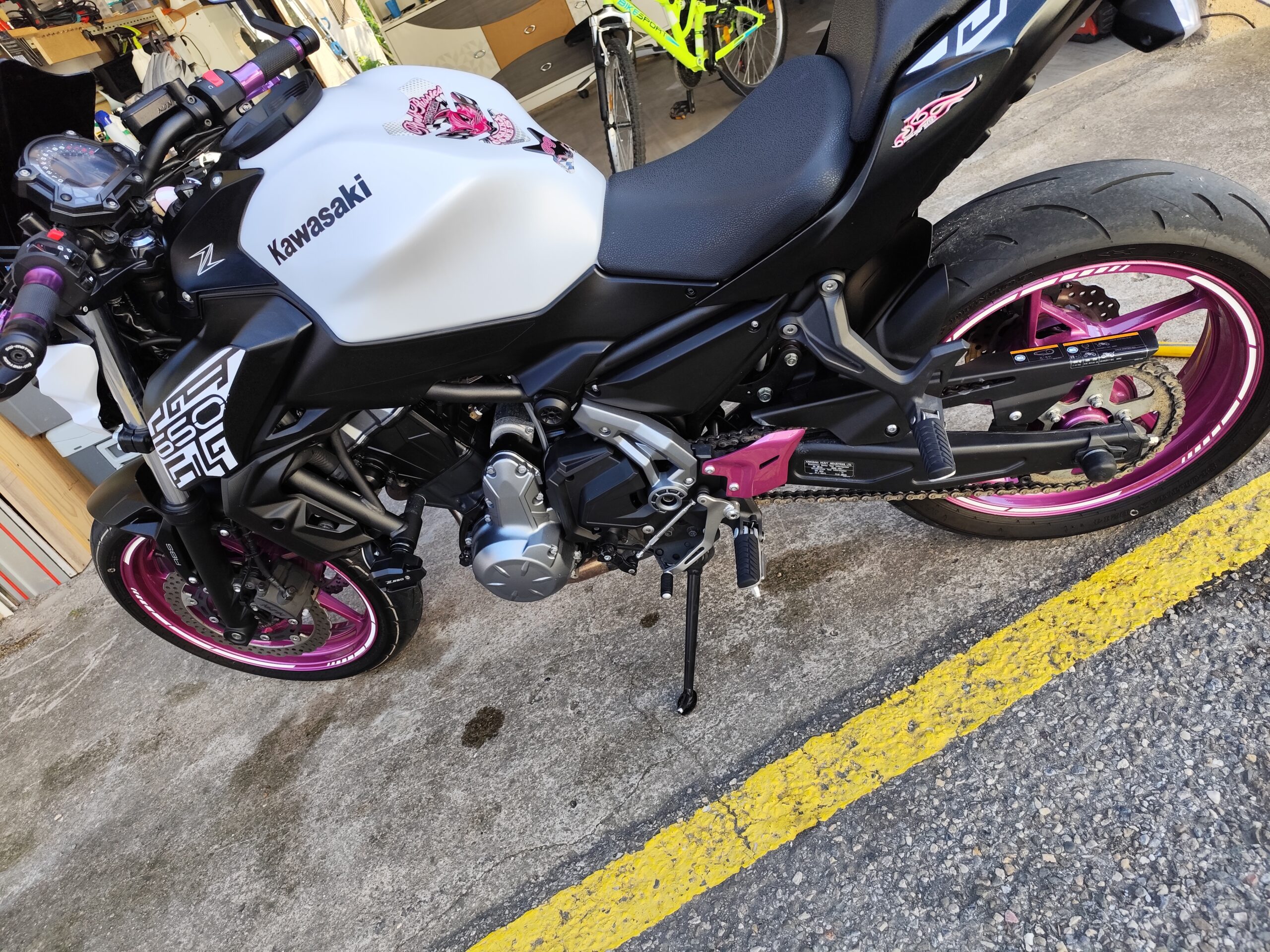 Nettoyage Moto Complet à la Main